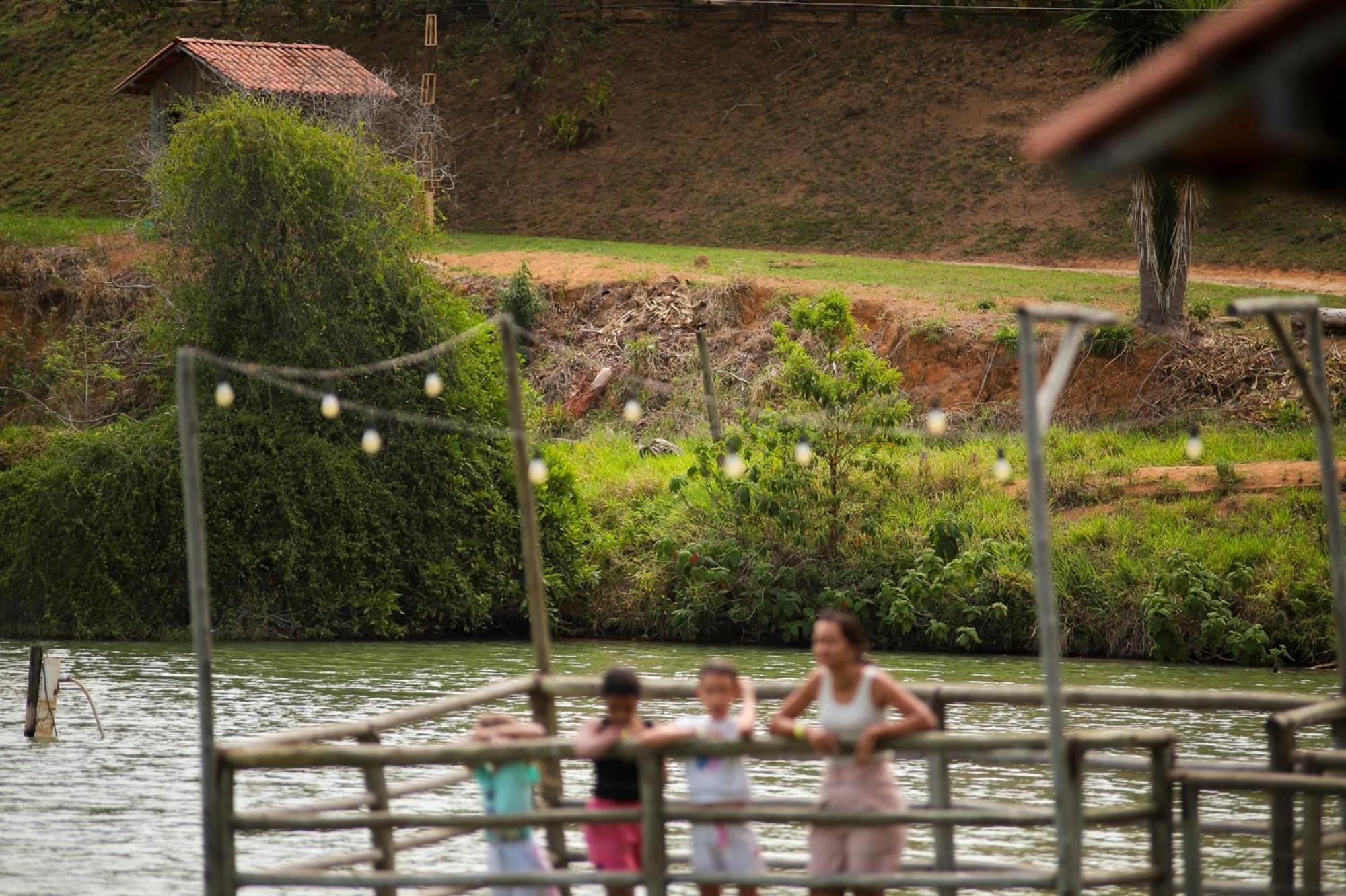 ホテル Vale Silvestre Eco Park ゴベルナドール・バラダレス エクステリア 写真