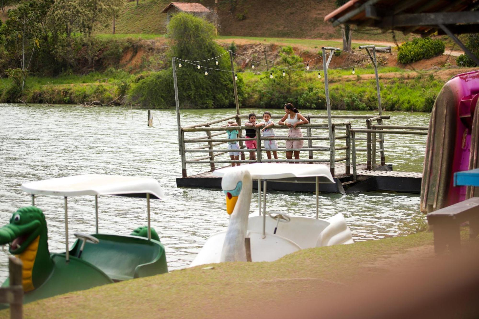 ホテル Vale Silvestre Eco Park ゴベルナドール・バラダレス エクステリア 写真